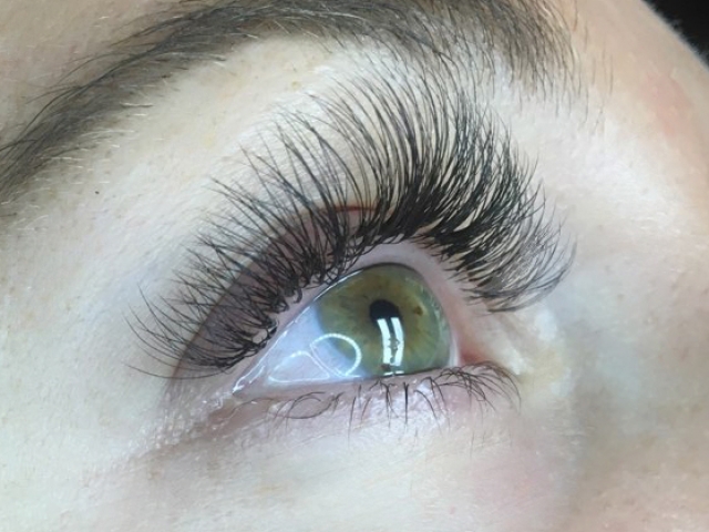 alt=&quot;3D Volume lashes&quot;