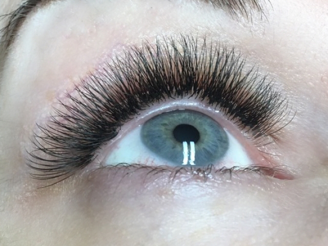 alt=&quot;3d eyelash extensions-Sofia Lashes&quot;